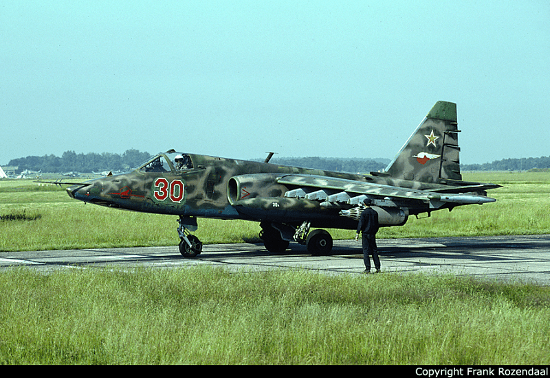 Su-25, 357 OShAP from Brandis with a very non-standard scheme